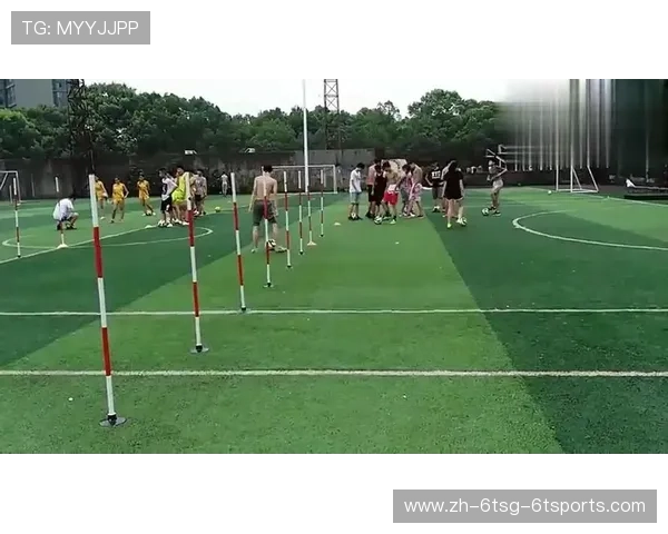 足球绕杆练习对球员突破防守时空间控制与技巧融合训练意义